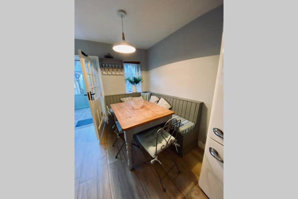 Angel Cottage, Boxgrove, Chichester - Relax And Unwind 외부 사진